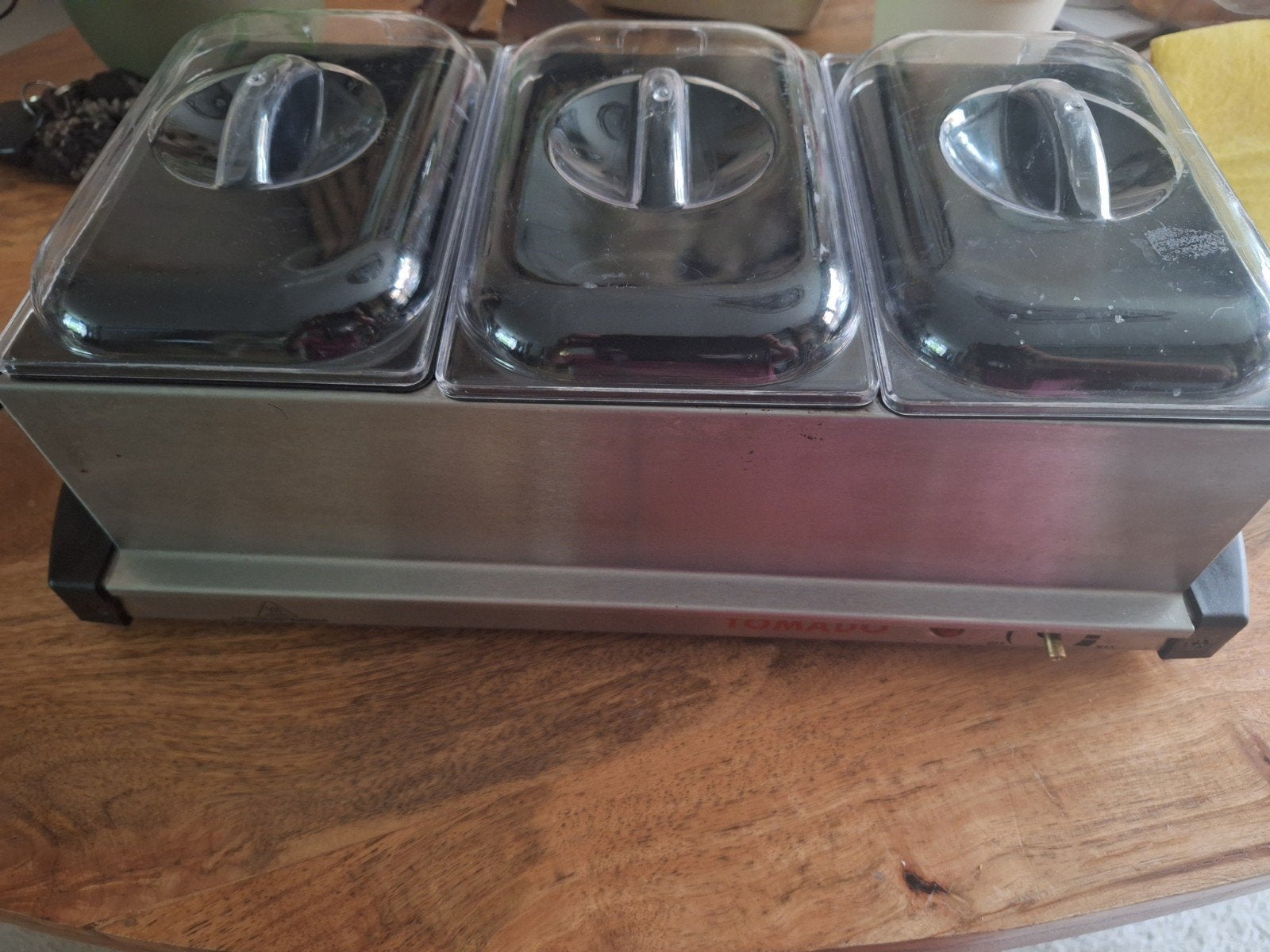 Elektr warmhoudplaat met de 3 bakjes merk tomado, Ophalen of Verzenden, Zo goed als nieuw