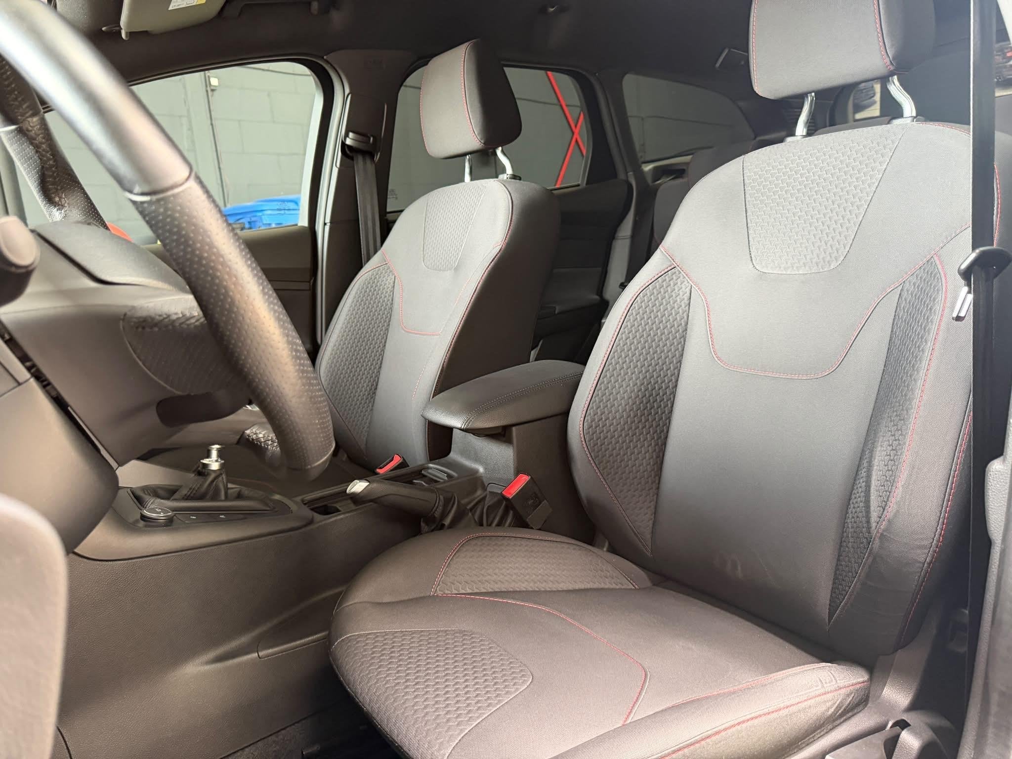 Ford Focus Wagon 1.0 ST-Line 140PK XENON-CLIMA-CAMERA-STLVER, Auto's, Stof, Gebruikt, Euro 6, Handgeschakeld