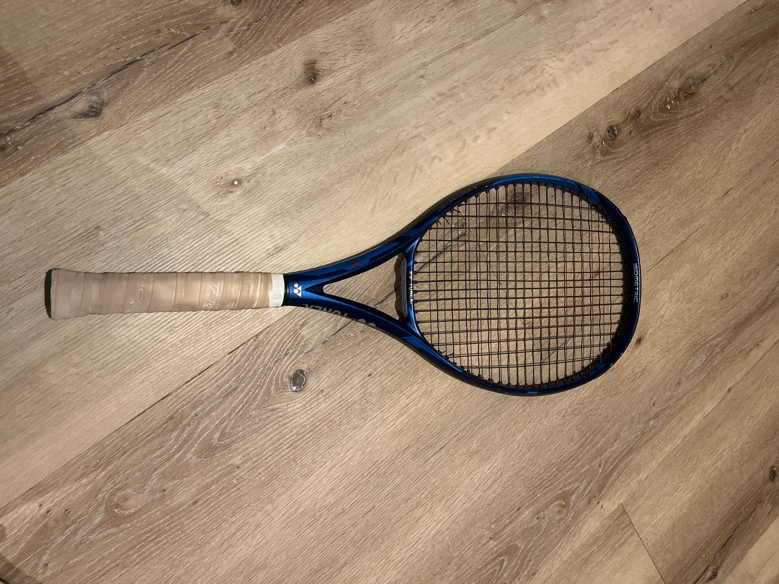 Yonex Ezone 100L (2020) - Gripmaat 3, Sport en Fitness, Ophalen of Verzenden, Gebruikt, Racket, L3