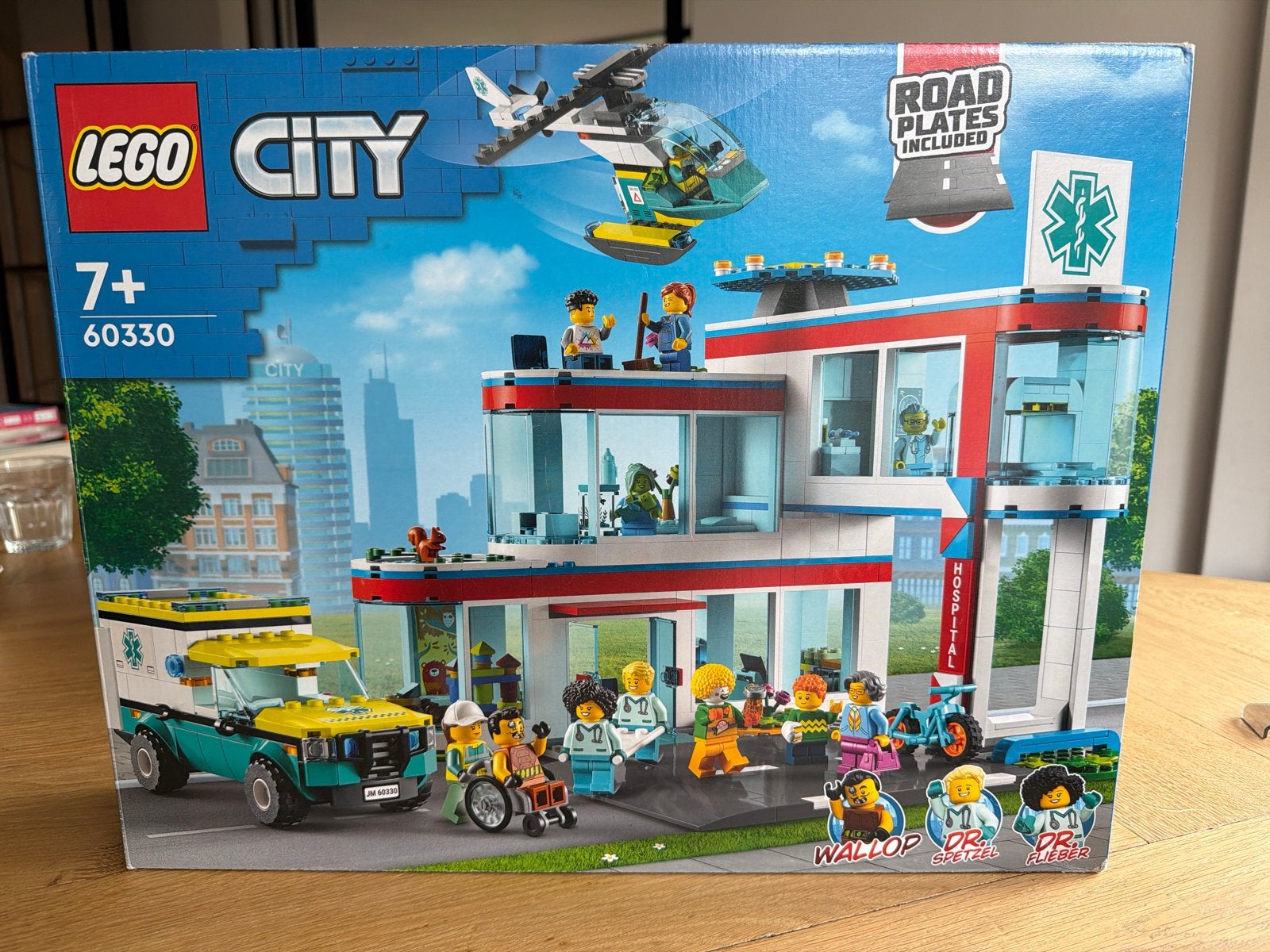 Lego City Ziekenhuis 60330 - Compleet met doos en boekjes, City, Lego, Ophalen of Verzenden, Zo goed als nieuw