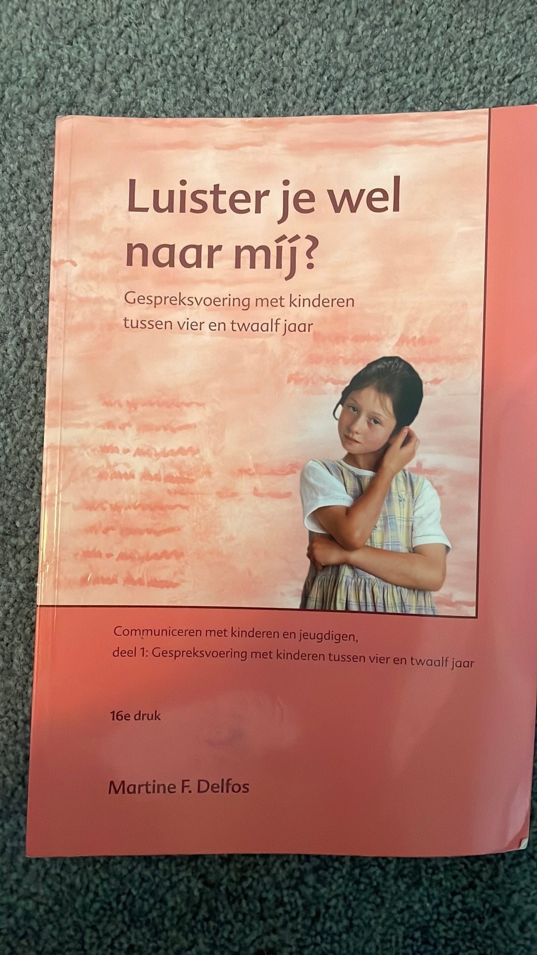 Boek: luister je wel naar mij?, Ophalen of Verzenden, Zo goed als nieuw