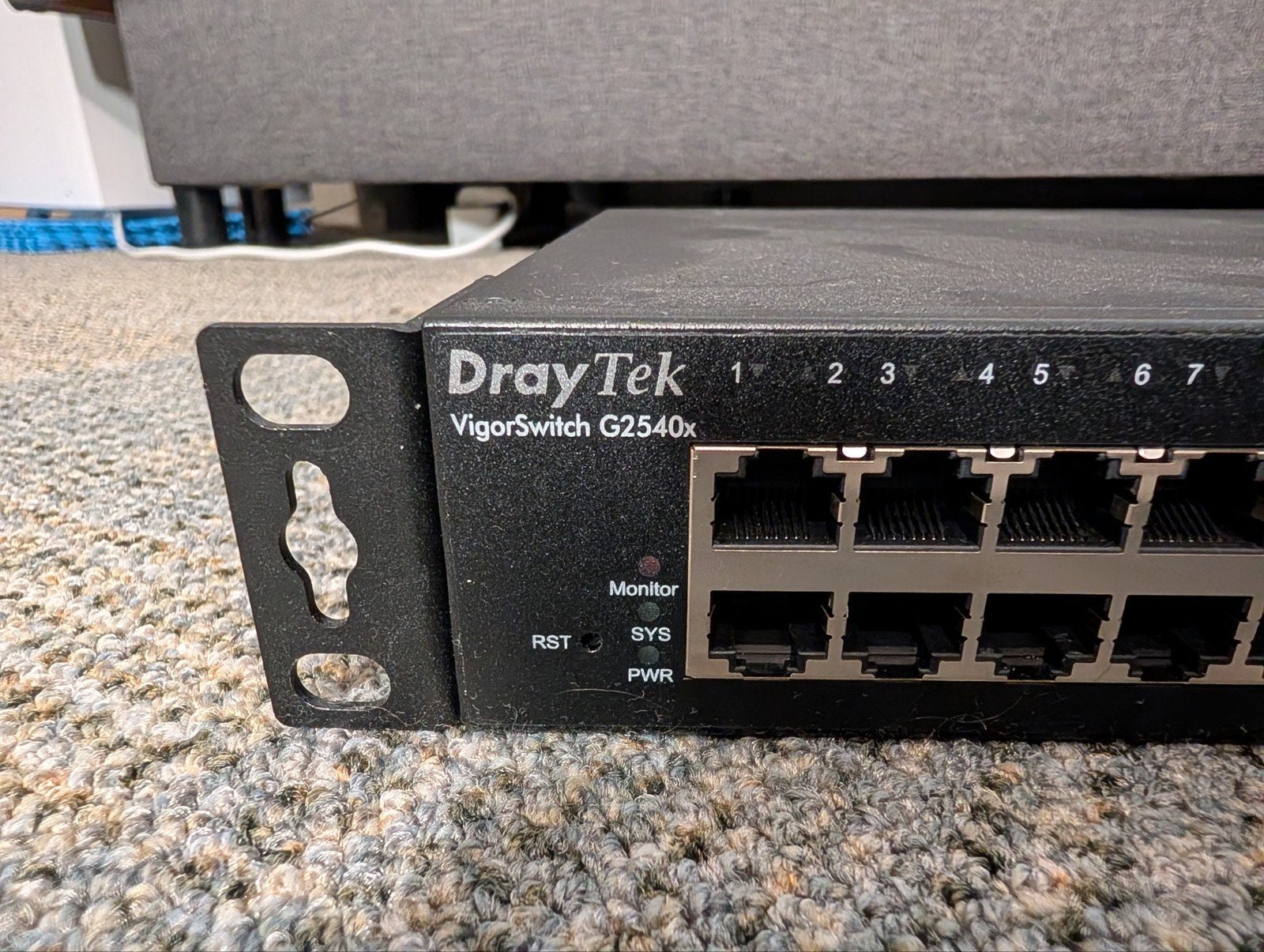 DrayTek VigorSwitch G2540x - 48 poorts - 10GB, Ophalen of Verzenden, Zo goed als nieuw