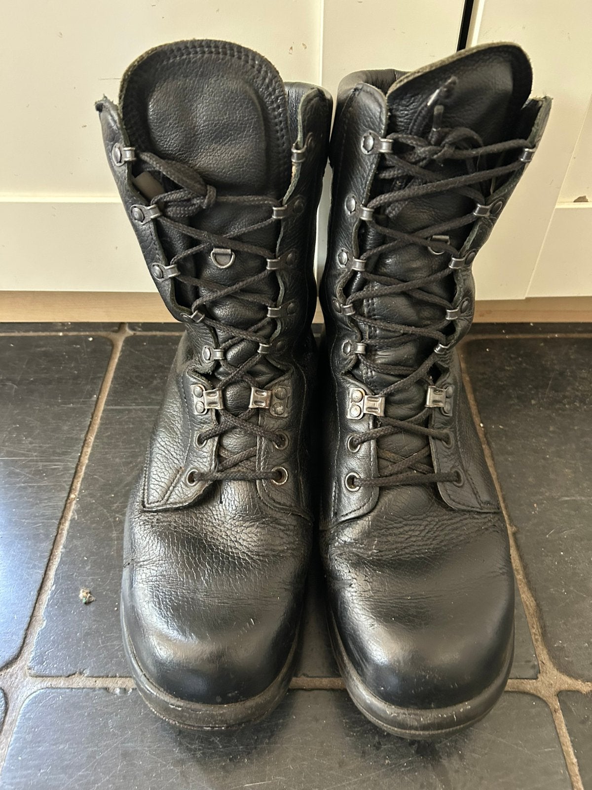 Legerkisten, zwarte hoge schoenen neskrid M90, Ophalen of Verzenden, Zo goed als nieuw, Schoenen