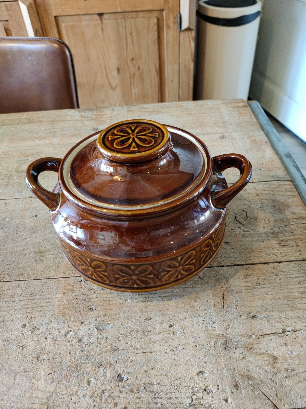 Vintage stoofpot mooie bruine kleur 18 cm doorsnee, Antiek en Kunst, Ophalen of Verzenden