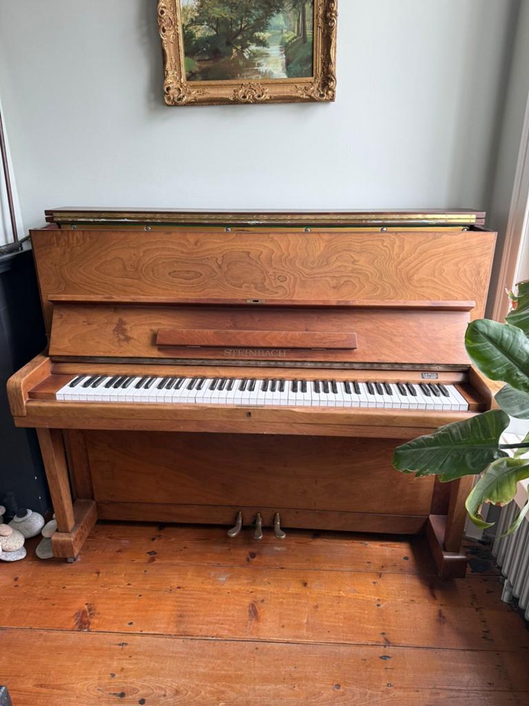 Steinbach Piano - Goed onderhouden, Muziek en Instrumenten, Piano's, Ophalen, Gebruikt, Bruin, Piano