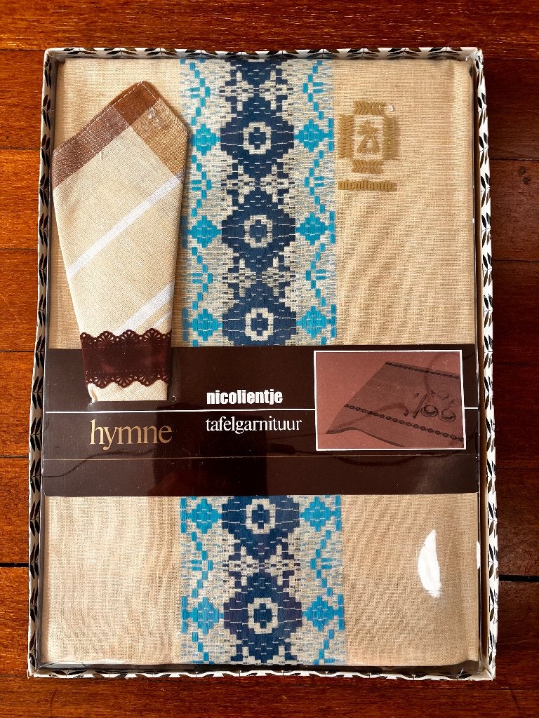 Nieuw vintage tafelkleed Nicolientje + servetten, Ophalen of Verzenden, Nieuw, Overige kleuren, Tafelkleed of Tafelzeil