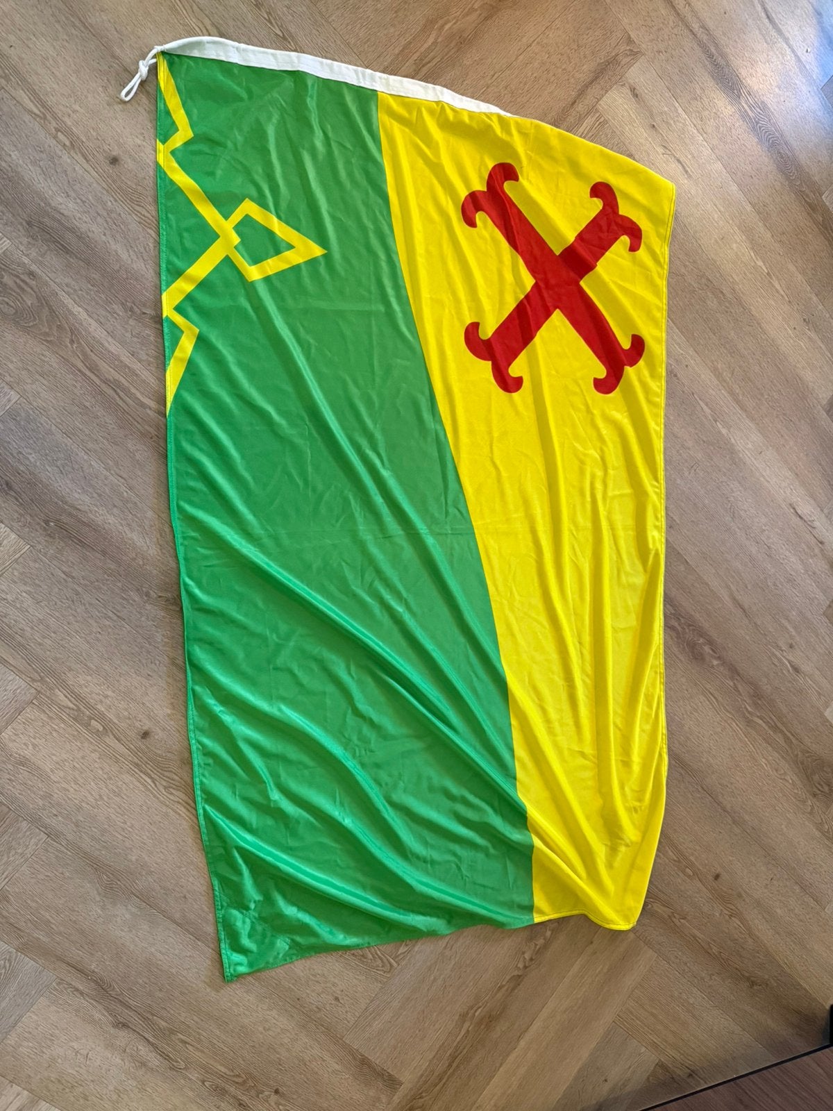 Tukse vlag, Ophalen, Zo goed als nieuw