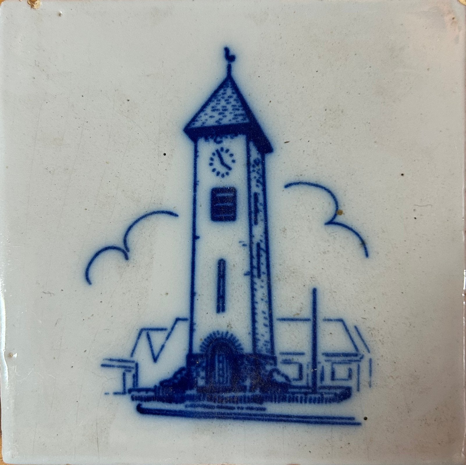 Tegeltje met klokkentoren uit Surhuisterveen, Antiek en Kunst, Ophalen of Verzenden