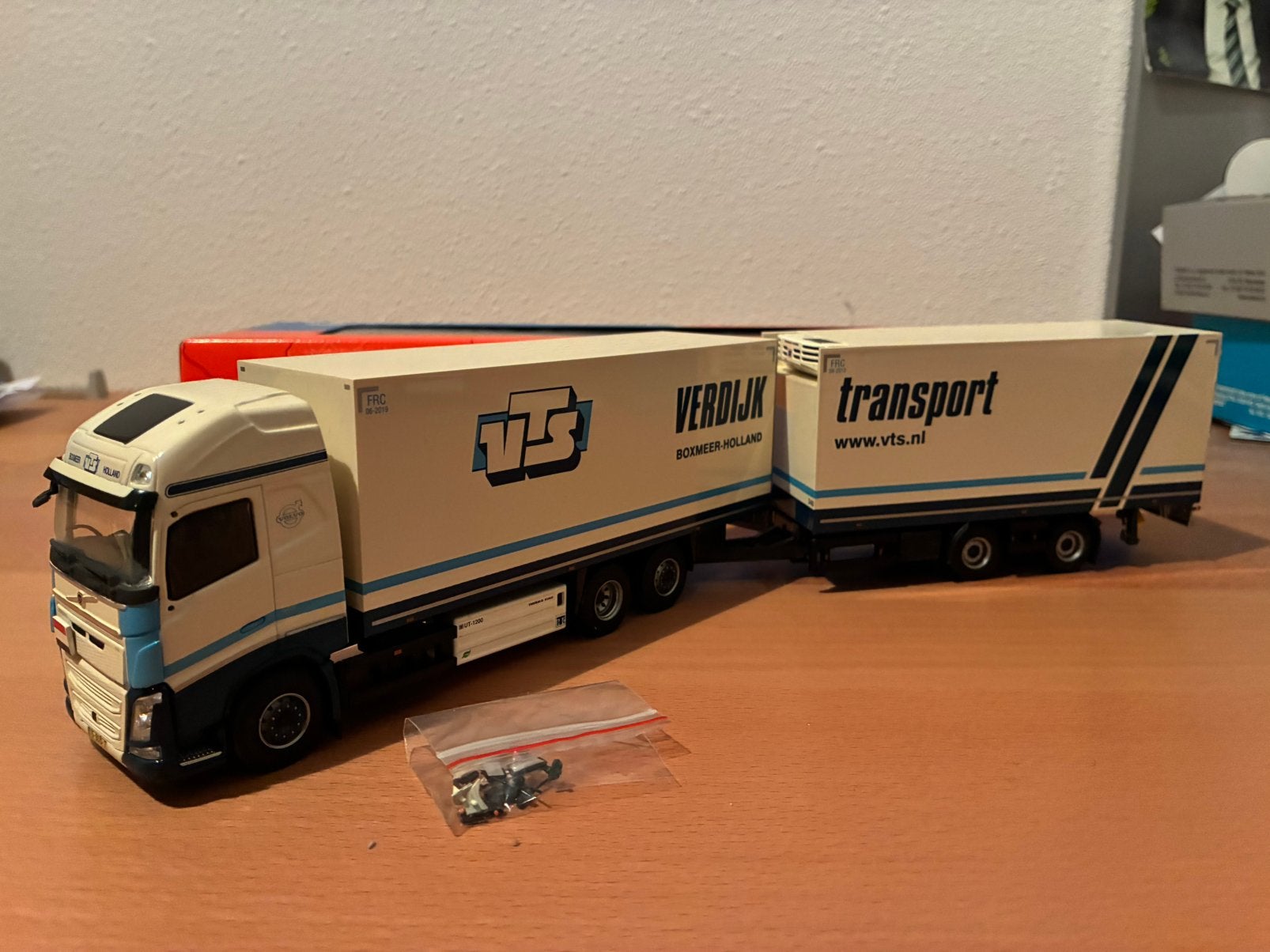 Tekno Volvo FH combi Verdijk Transport VTS, Hobby en Vrije tijd, Ophalen of Verzenden, Zo goed als nieuw, Bus of Vrachtwagen, Tekno