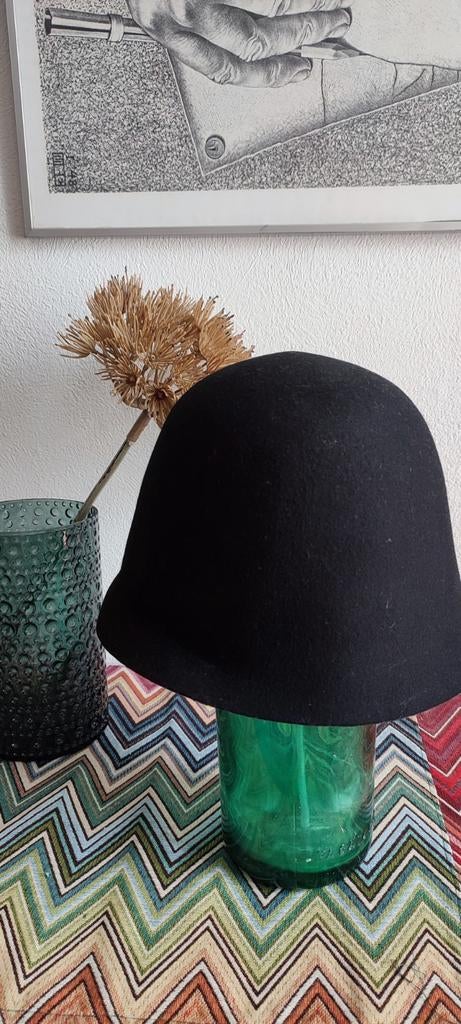 Dophoed hoed dop Cloche zwart Wol wollen De Bijenkorf bucket, De Bijenkorf, Hoed, Gedragen, One size fits all