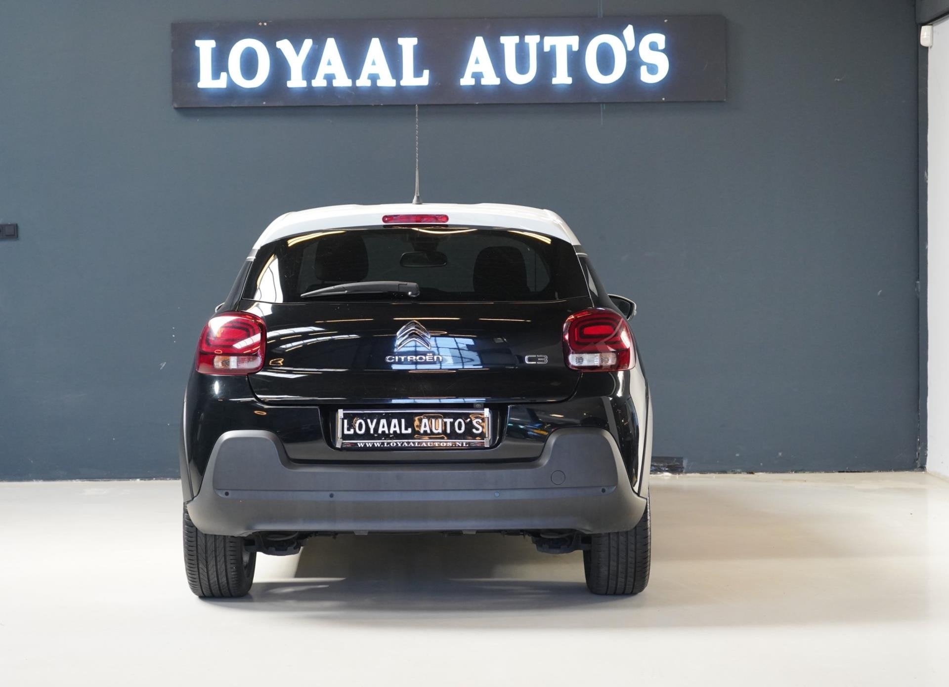 Citroen C3 1.2 PureTech Shine | NAVI | AIRCO | CRUISE | PDC, 1199 cc, Met garantie (alle), 82 pk, 450 kg