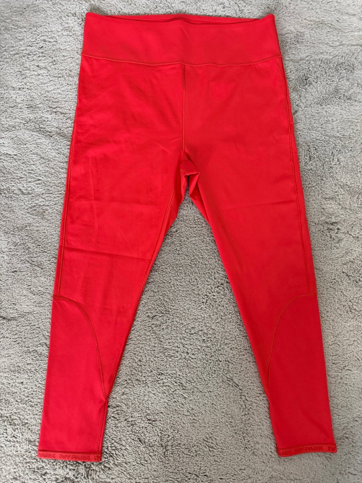 Ivy Park x Adidas Koraalrode Broek XL - Nieuw met labels, Nieuw, Oranje, Ophalen of Verzenden, Maat 46/48 (XL) of groter
