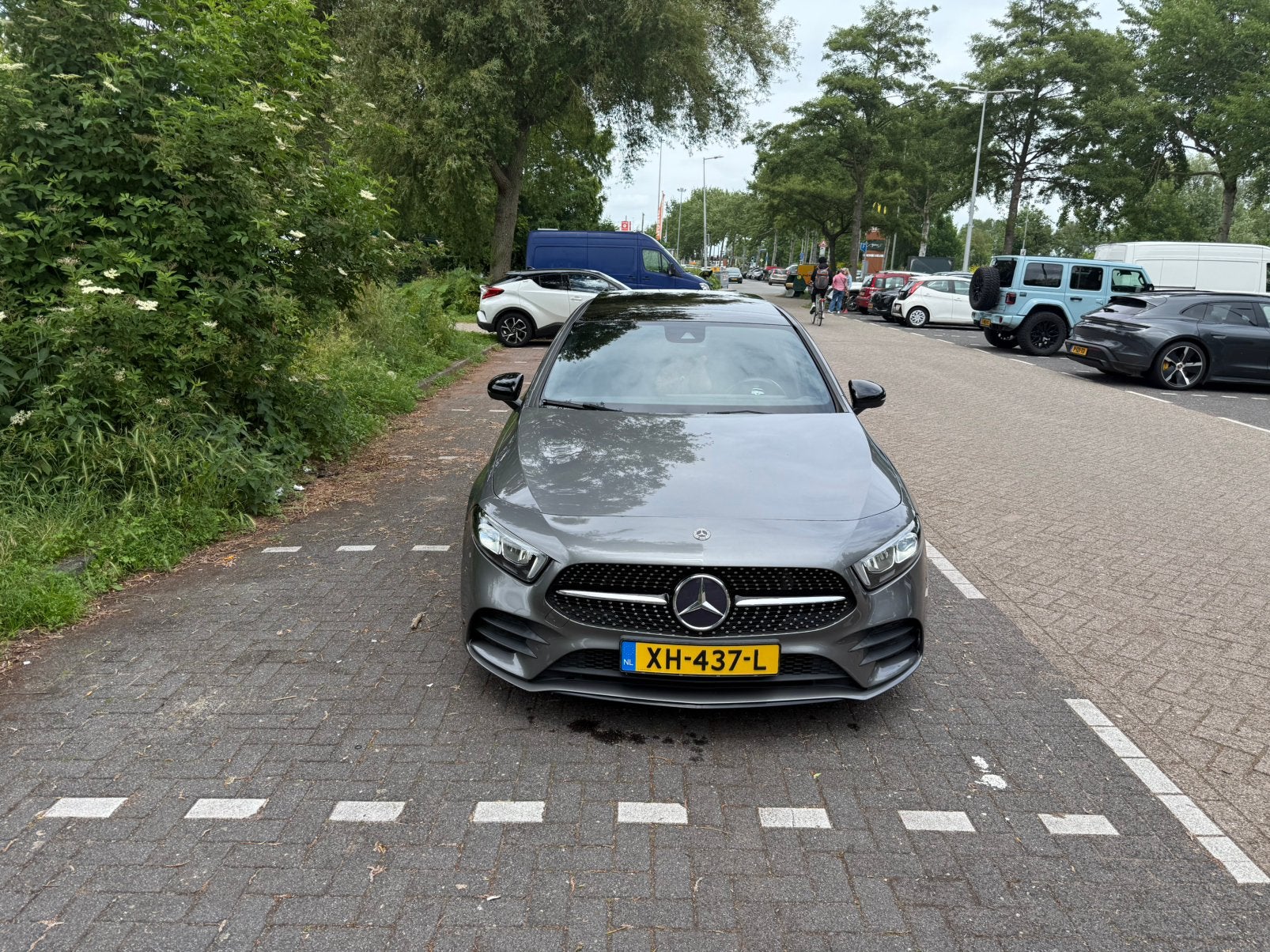 Mercedes-Benz A 200 AMG Orgineel Nederlandse Auto, Auto's, Zwart, 4 cilinders, 163 pk, Origineel Nederlands