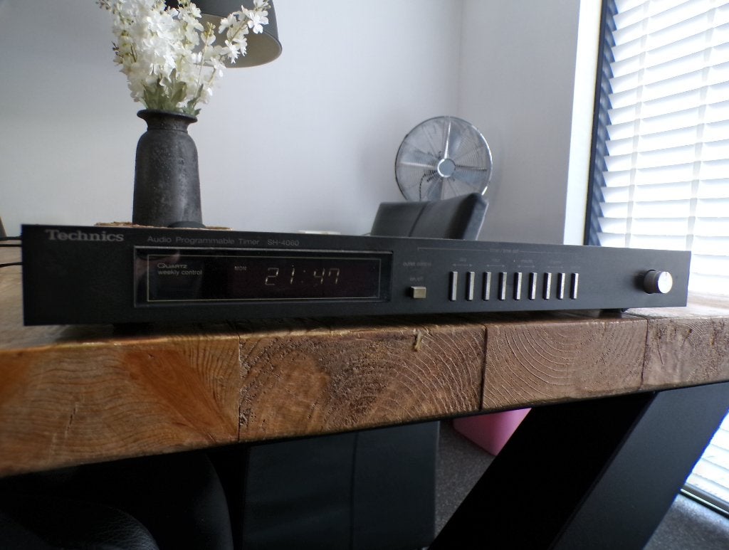 Vintage Technics programmable audio timer type SH-4060., Ophalen of Verzenden, Gebruikt, Audio