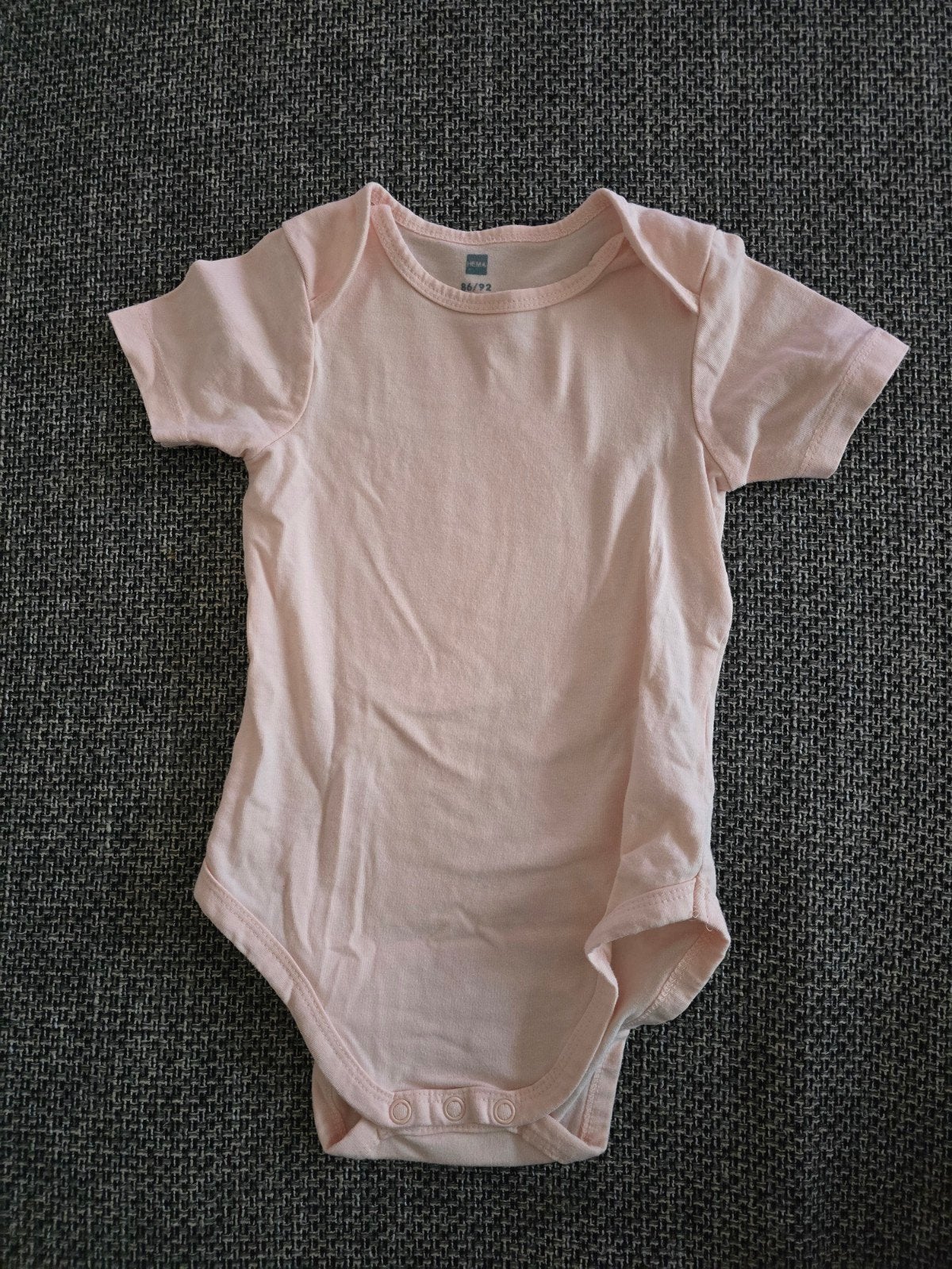 Roze HEMA romper maat 86/92 - Zo goed als nieuw, Kinderen en Baby's, Nacht- of Onderkleding, Meisje, Ophalen of Verzenden, Zo goed als nieuw