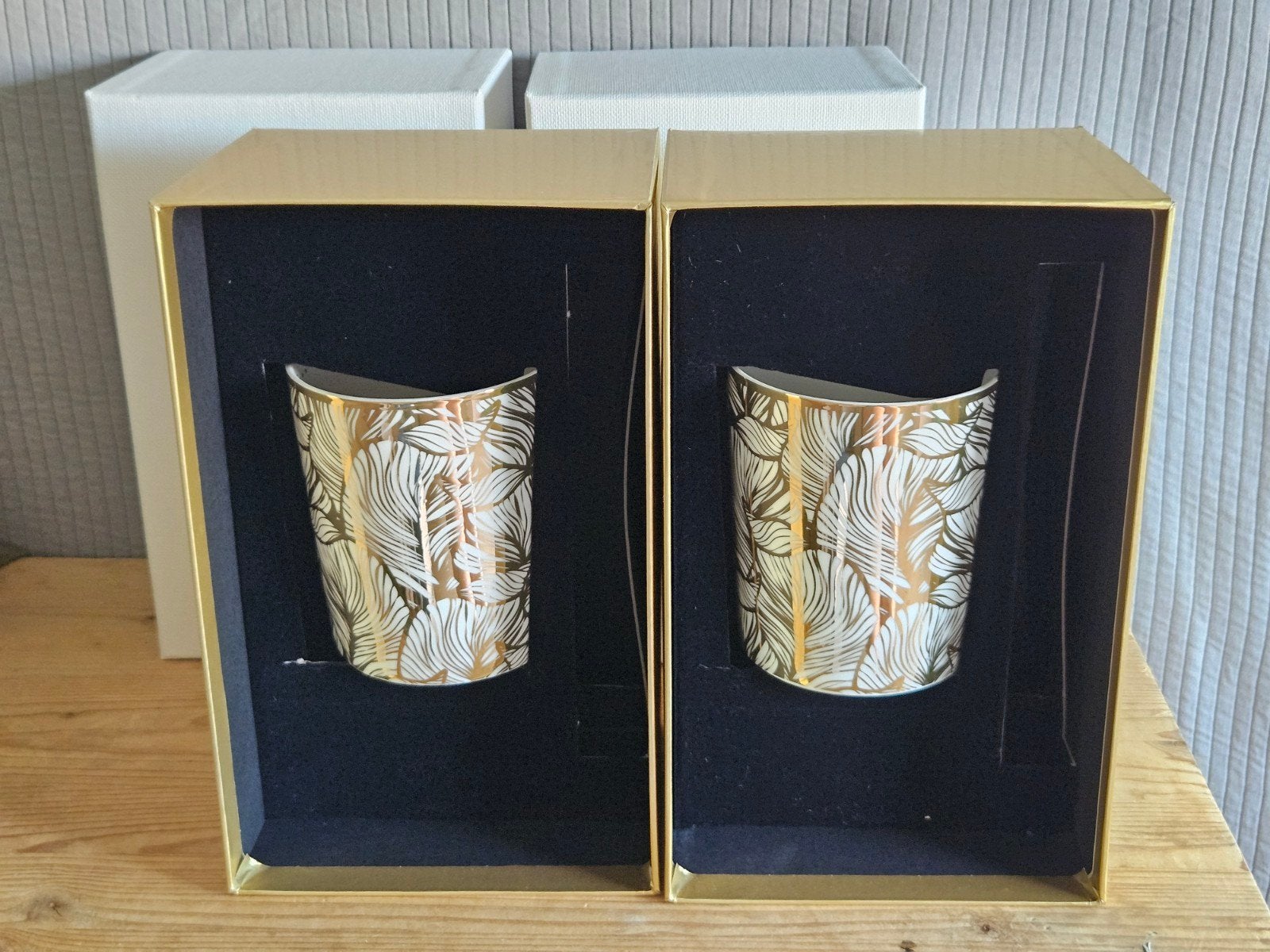 2x house of rituals luxe kandelaars wit met goud in doos, Waxinelichthouder, Nieuw, Ophalen of Verzenden, Steen/keramiek