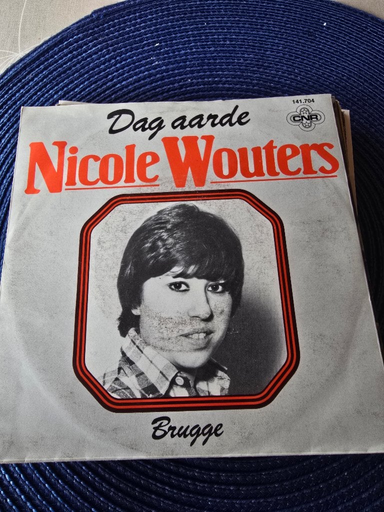 nicole wouters dag aarde / brugge, Cd's en Dvd's, Vinyl | Nederlandstalig, Verzenden, Gebruikt, 7 inch, Levenslied of Smartlap