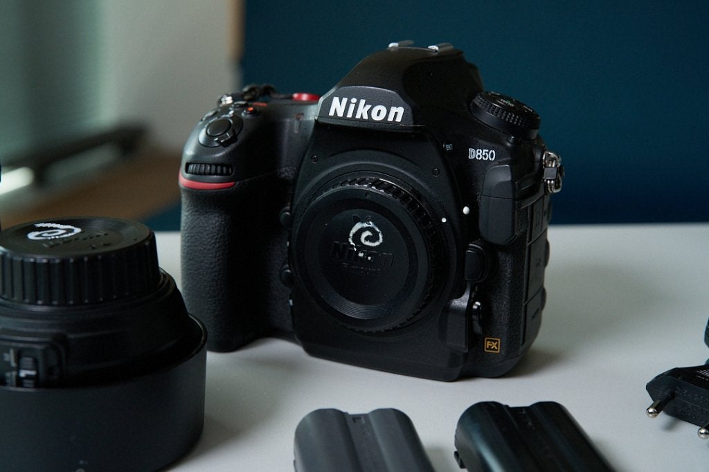 Nikon D850 + 2 Lenzen 55.889 clicks, Spiegelreflex, Ophalen of Verzenden, Zo goed als nieuw, Nikon