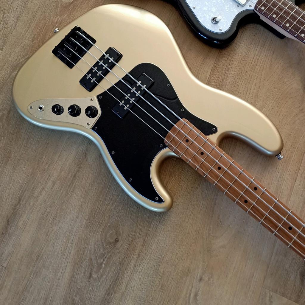 Ruilen: Squier Jazz Bass Shoreline Gold met Nordstrand, Ophalen, Gebruikt, Elektrisch
