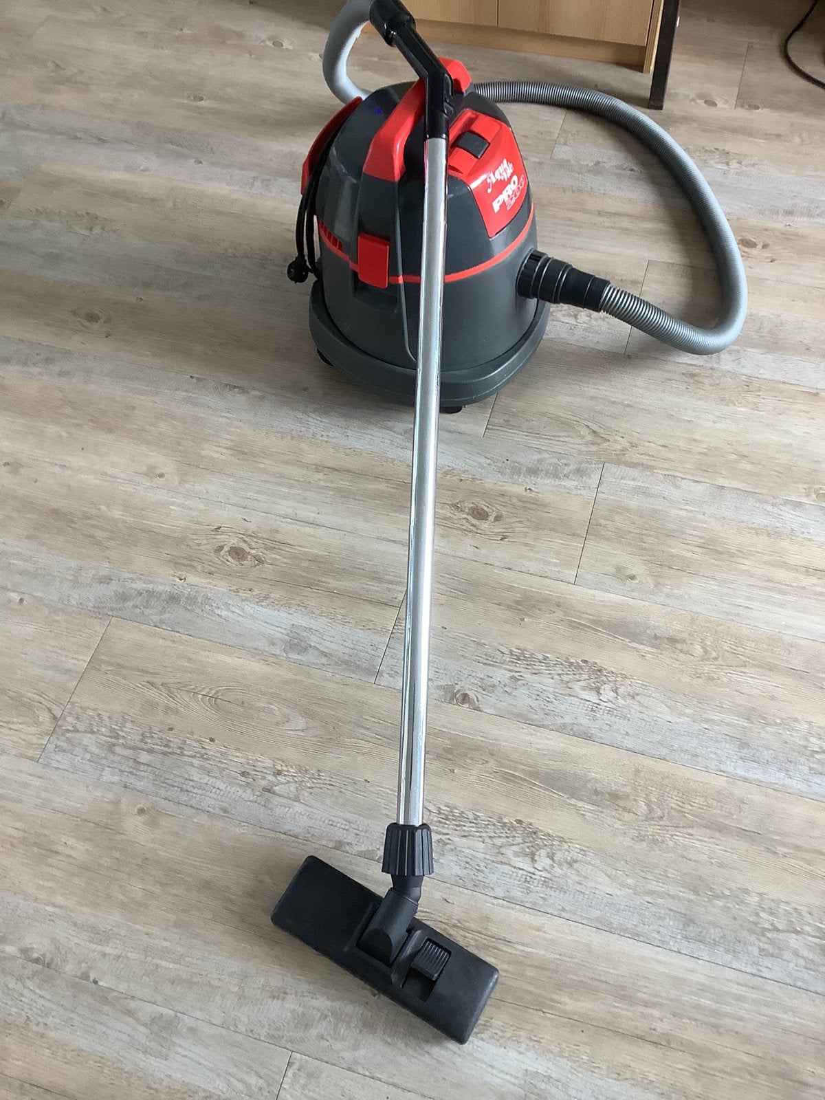 Stofzuiger proffesioneel Aqua vac nat en droog, Witgoed en Apparatuur, Stofzuigers, Ophalen of Verzenden, Zo goed als nieuw, Stofzak