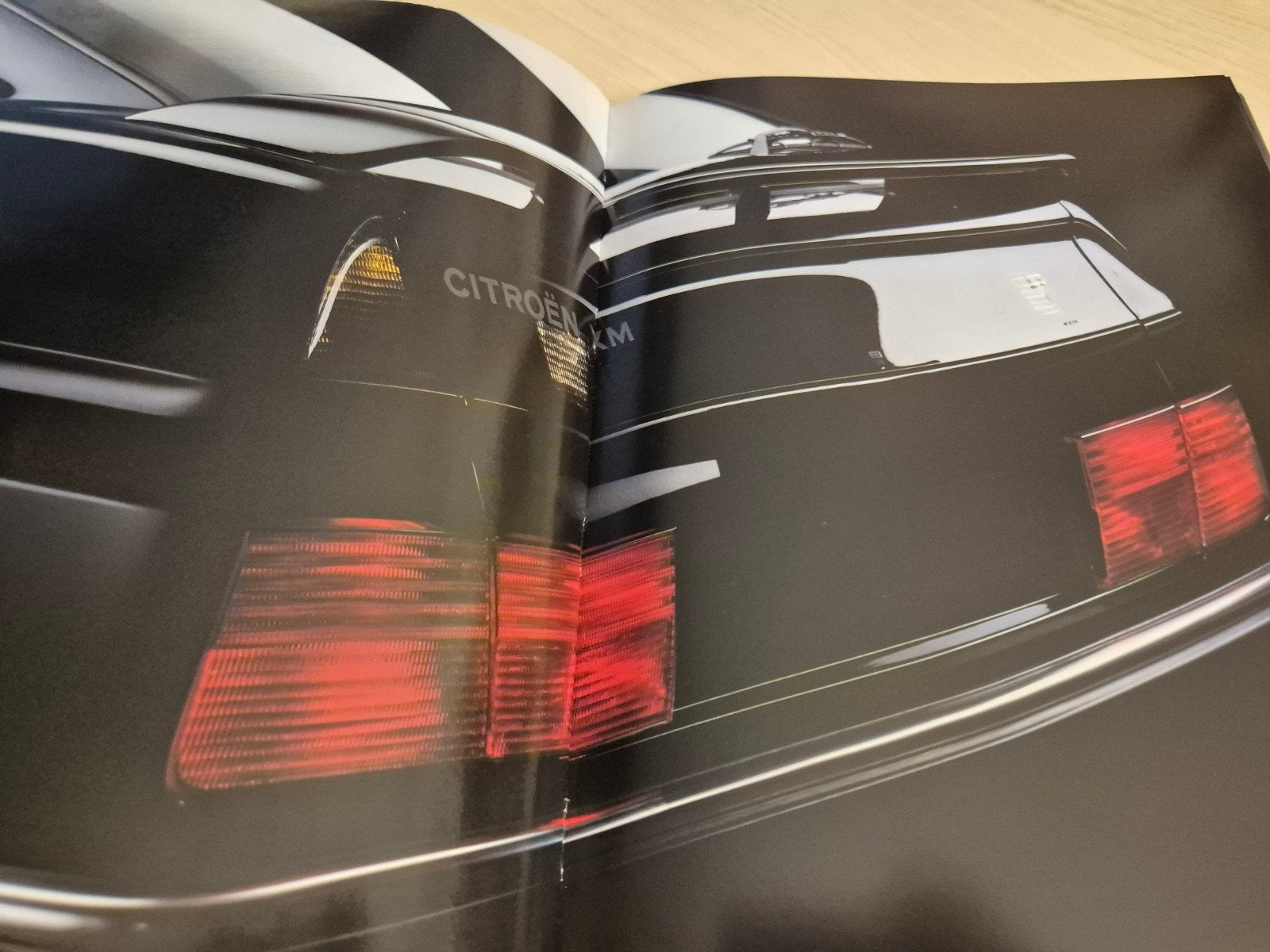Dik hardcover Citroën XM gebonden boek mooie foto's izgst, Ophalen of Verzenden, Zo goed als nieuw, Citroën