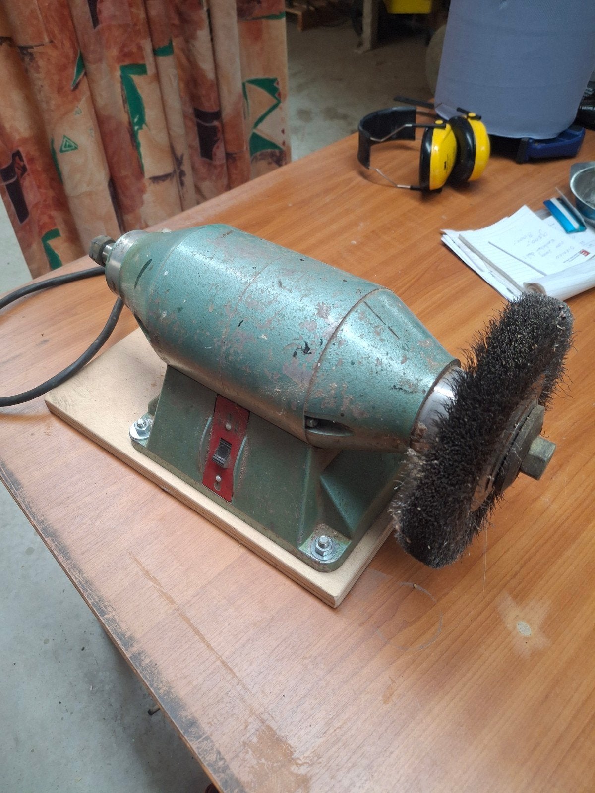 Amoreel/ slijpsteen / ontroester, Ophalen, Minder dan 700 watt, Werkbankslijpmachine