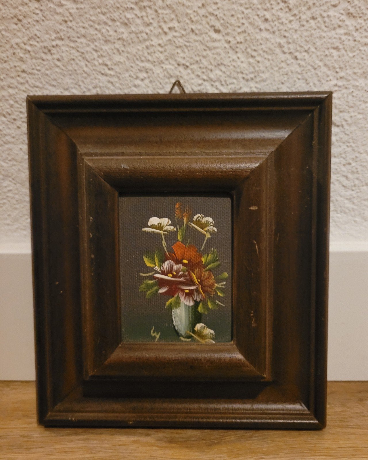Klein schilderijtje met bloemen in brede diepe lijst 9 x 7cm, Bloemen, Acrylverf, Realistisch, Overige ondergronden