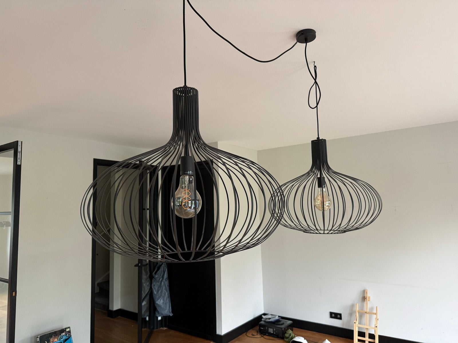 Set van 2 zwarte draadlampen 65cm - Modern design, Huis en Inrichting, Ophalen, Zo goed als nieuw, Metaal, 75 cm of meer