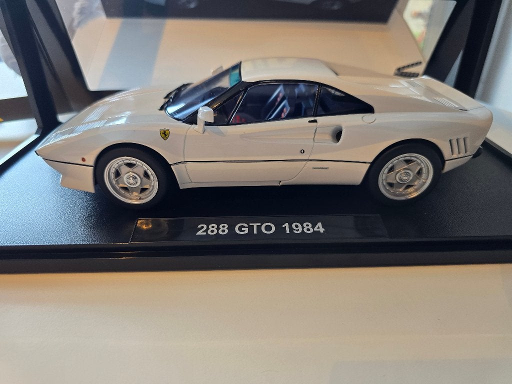Ferrari 288 GTO 1984 1/18, Ophalen of Verzenden, Nieuw, Auto, Overige merken