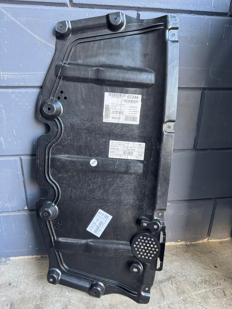 Onderplaat BMW 4 Serie - Bodemplaat Motorbescher 51757435563, Gebruikt, Voor, Ophalen of Verzenden, Bumper