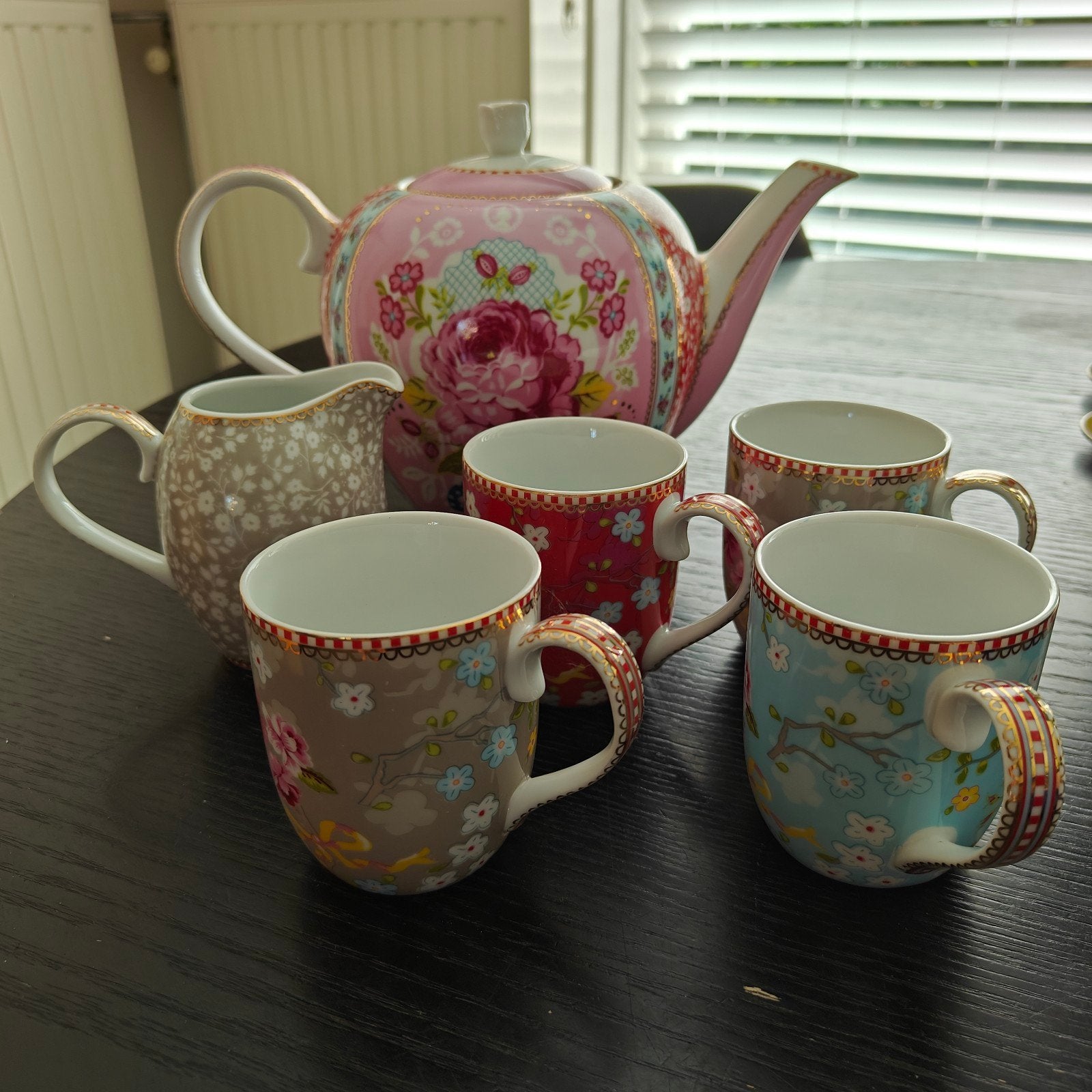 Blond Amsterdam theeservies met theepot en 4 mokken, Huis en Inrichting, Ophalen, Zo goed als nieuw, Aardewerk, Kop(pen) en/of Schotel(s)