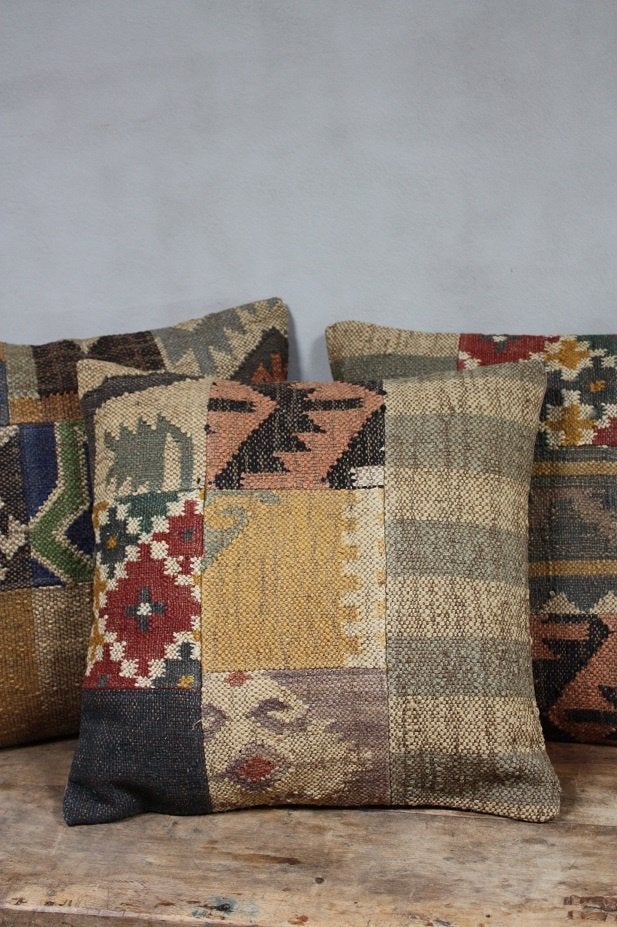 Stoer Landelijk Patchwork Kelim Kussen Uniek Boho Sierkussen, Ophalen of Verzenden, Nieuw, Overige kleuren, Vierkant