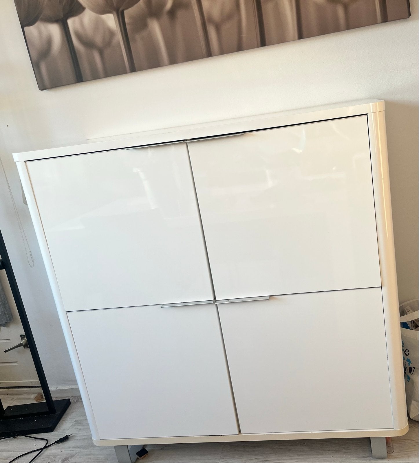 Moderne witte hoogglans kast met 4 deuren, Ophalen, Gebruikt