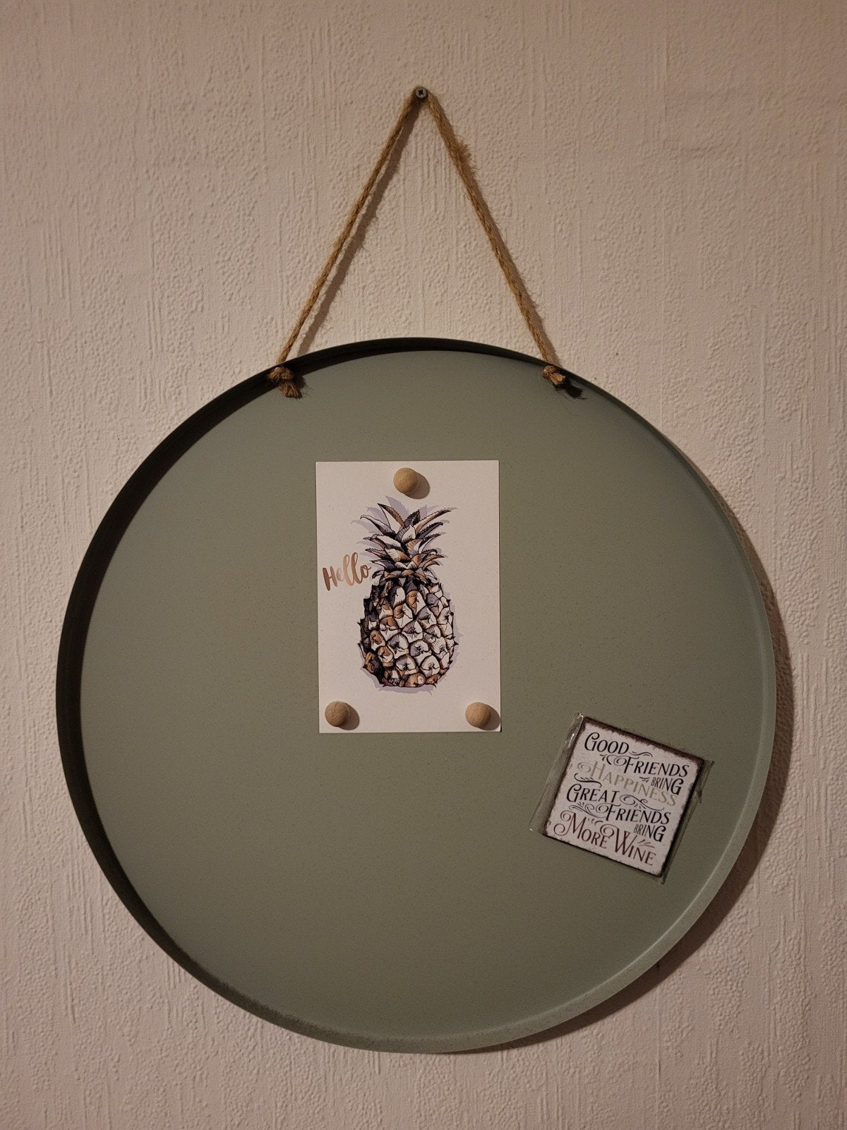 Rond magneetbord met touw en magneten, Ophalen of Verzenden, Gebruikt, Grijs, Metaal