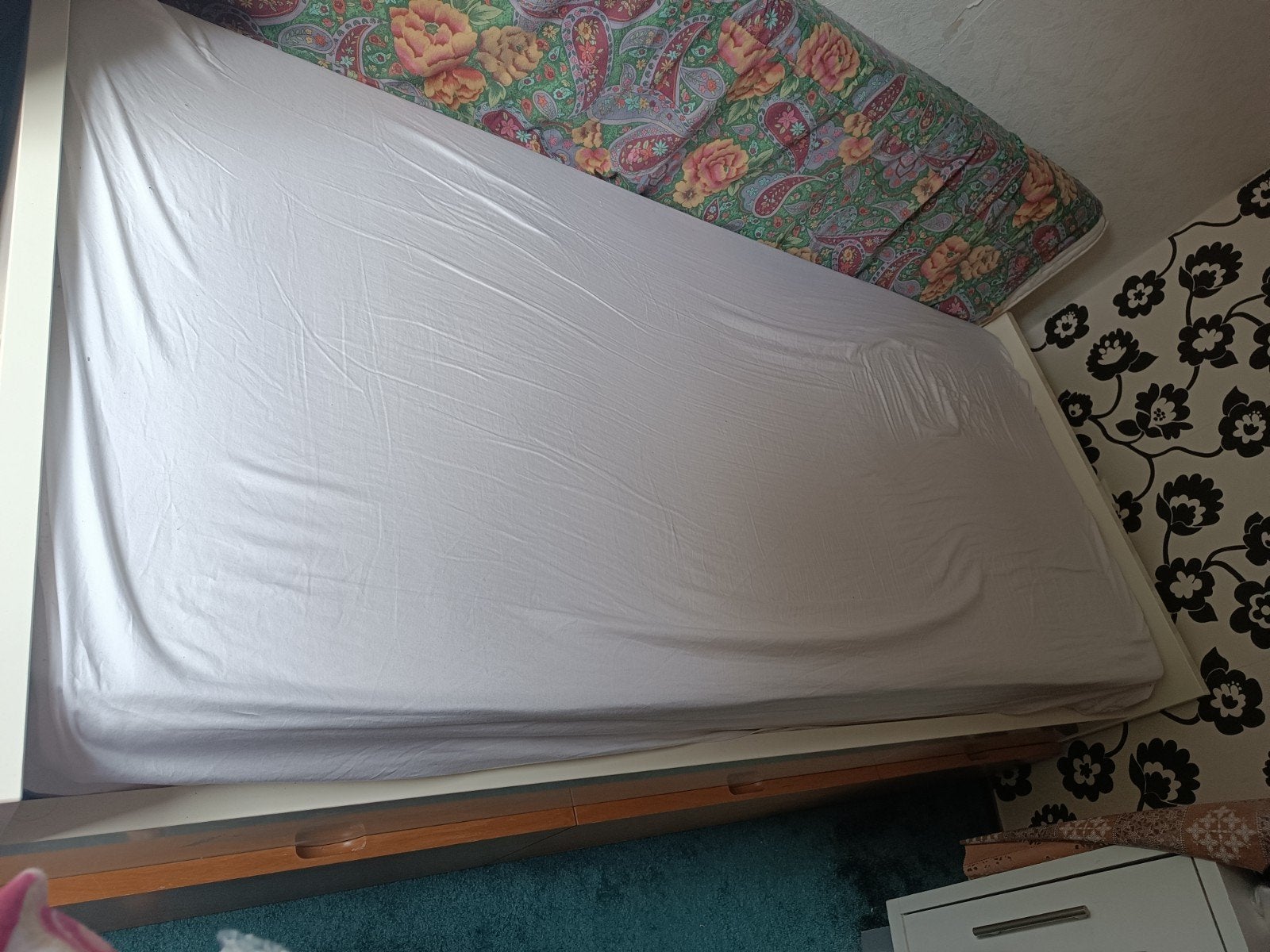 Een persoons bed  2 meter lang en 1 meter breed, Ophalen, 90 cm, Eenpersoons, Wit
