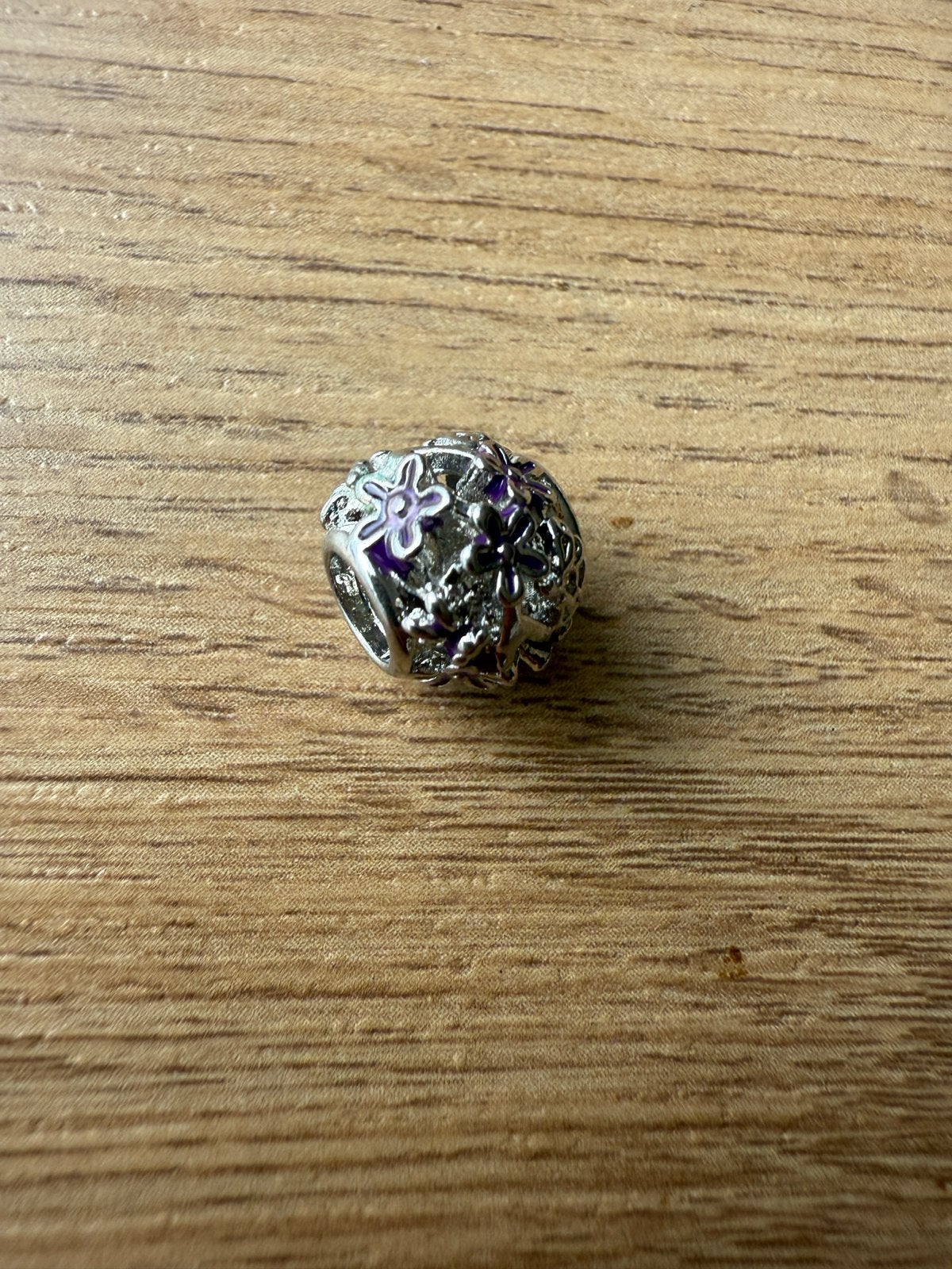 Bedel voor Pandora armband - Zilverkleurig met paarse bloeme, Overige materialen, Gebruikt, Pandora, Ophalen of Verzenden