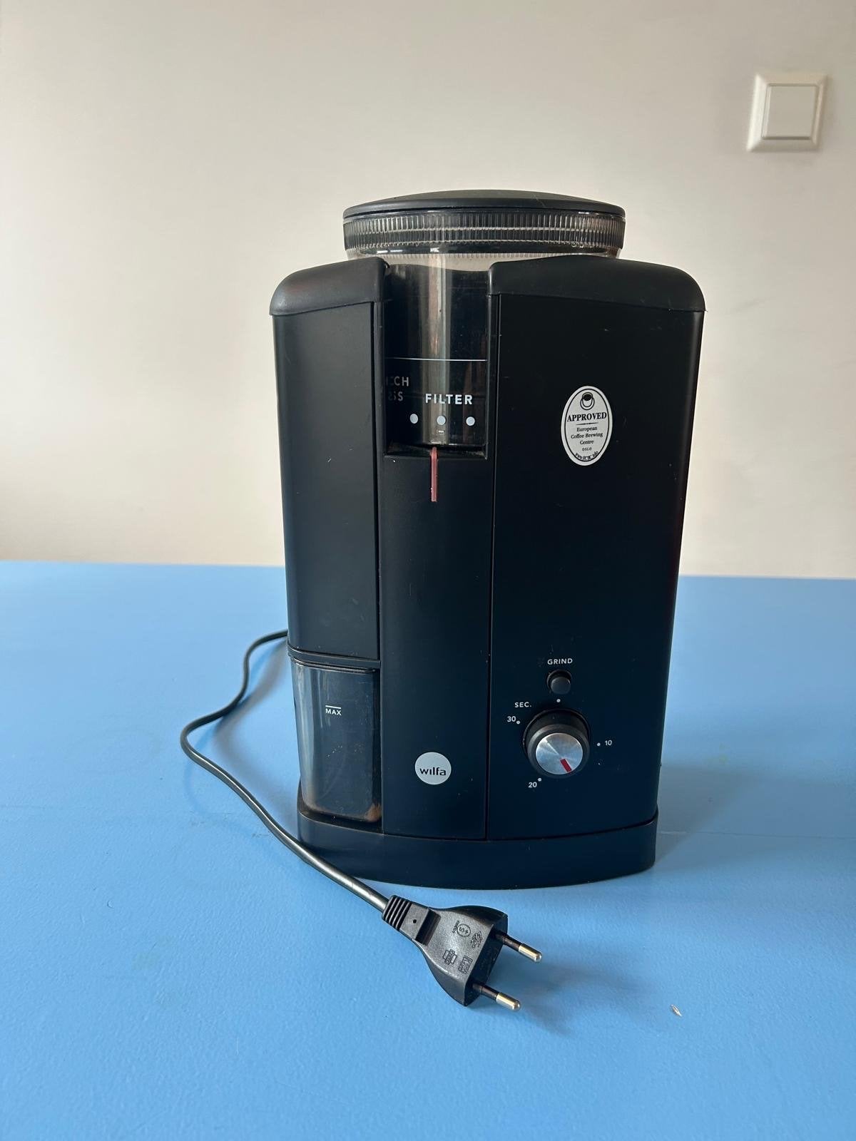 Wilfa Svart Koffiemolen - Zwart - perfect voor filterkoffie, Gebruikt, Overige modellen, 10 kopjes of meer, Koffiebonen