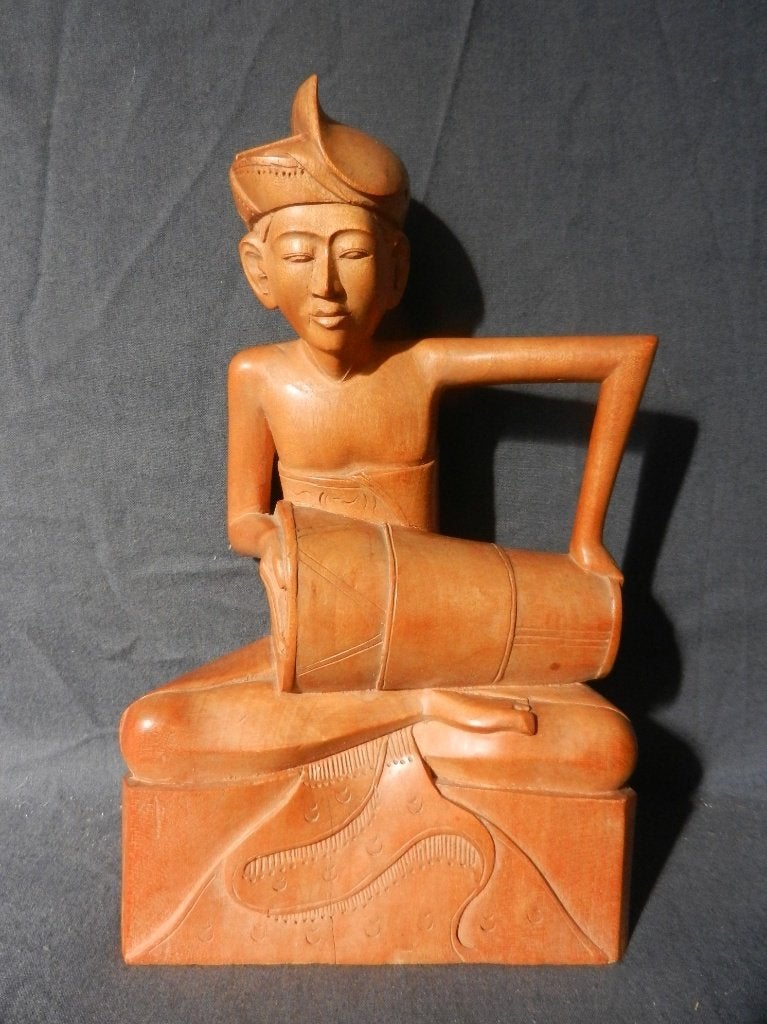Fraai houten snijwerk Man met trommel Bali Indonesie h. 22,5, Art deco, Ophalen of Verzenden, Handgemaakt, 20 - 50 cm