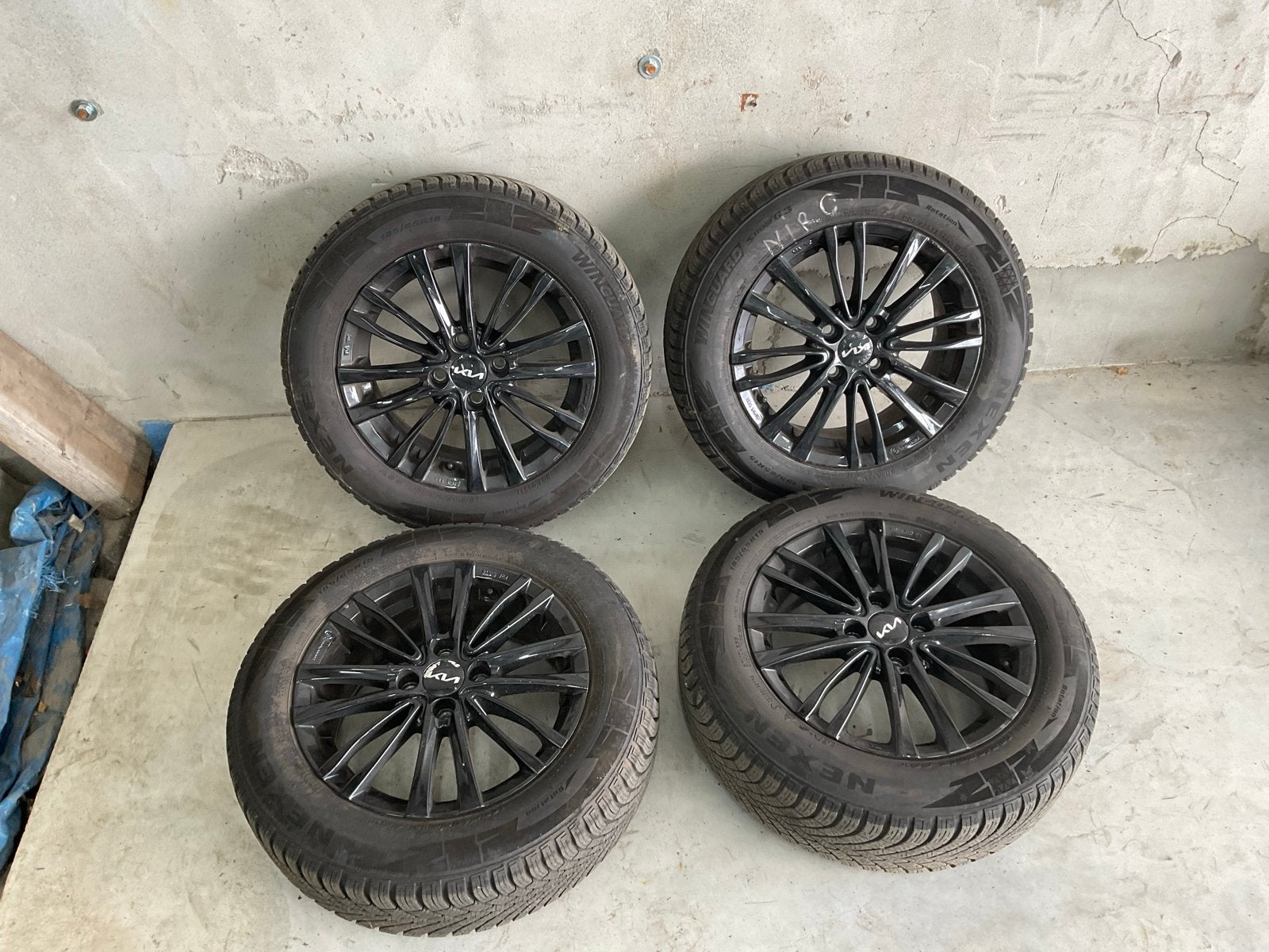 Lichtmetalen velgen met winterbanden voor Kia Niro, Auto-onderdelen, Banden en Velgen, Gebruikt, 15 inch, Banden en Velgen, Personenwagen
