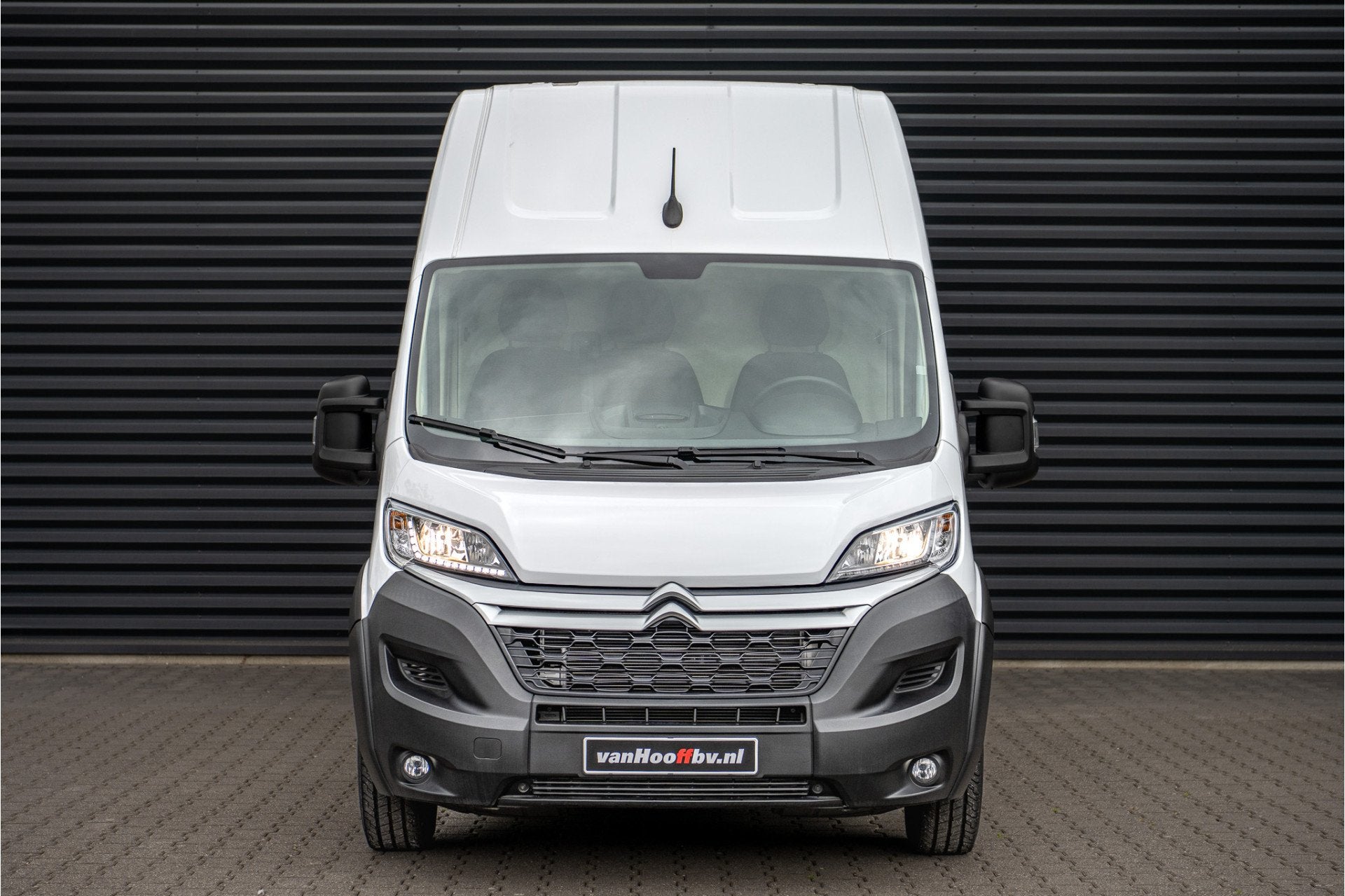 Citroën Jumper 2.2 BlueHDi 165 L4H3 Zwaar 3.5t (bj 2023), Voorwielaandrijving, Stof, Gebruikt, Zwart