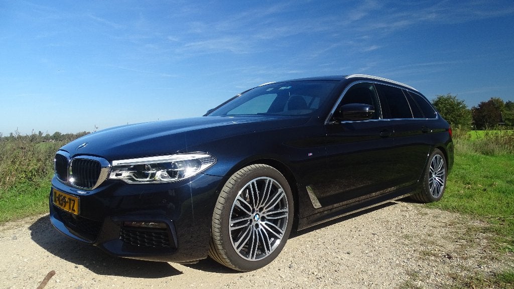 BMW 5-Serie 530i Xdrive Automaat High Executive M Uitvoering, Auto's, Zwart, 4 cilinders, 2000 kg, Zwart