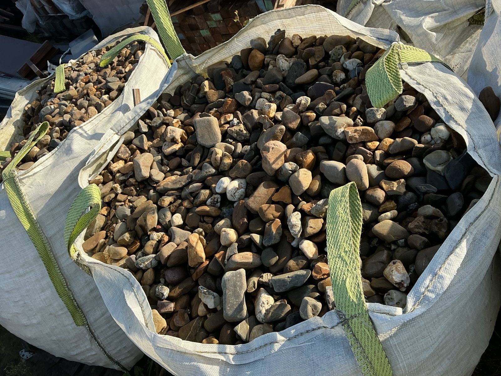 Twee big bags met siergrind/split - diverse kleuren, Tuin en Terras, Ophalen of Verzenden, Gebruikt, Multi, Grind