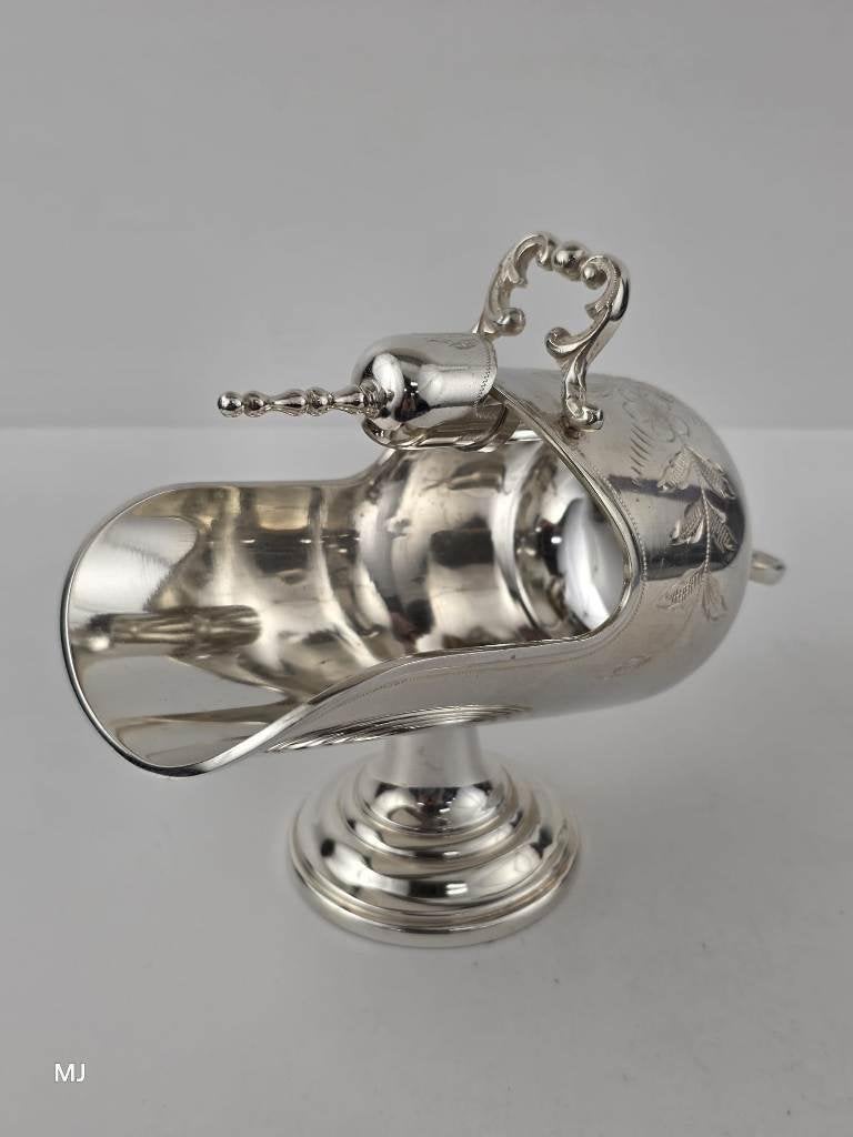 Zilveren suikerpot met suikerschep                      Z246, Ophalen of Verzenden, Zilver