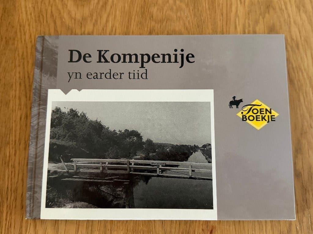 De Kompenije - Jubbega Hoornsterzwaag - bij Heerenveen, Ophalen of Verzenden, 20e eeuw of later, Zo goed als nieuw
