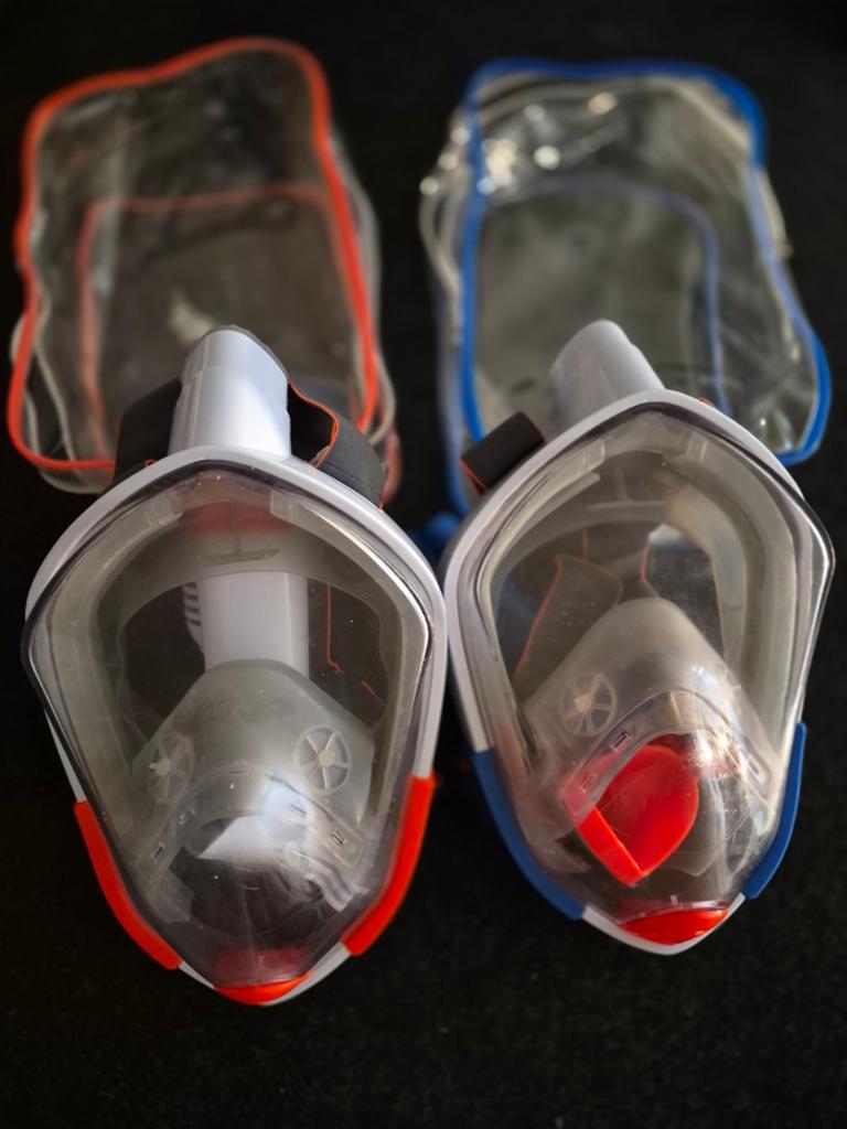 Set van 2 Crivit Volgelaats Snorkelmaskers 180° (Blauw & Roo, Ophalen of Verzenden, Zo goed als nieuw, Snorkelvinnen