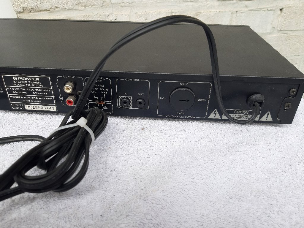 Foto 15 van Pioneer stereo Tuner TX-1070 R of Tuner F-551L, 2 soorten