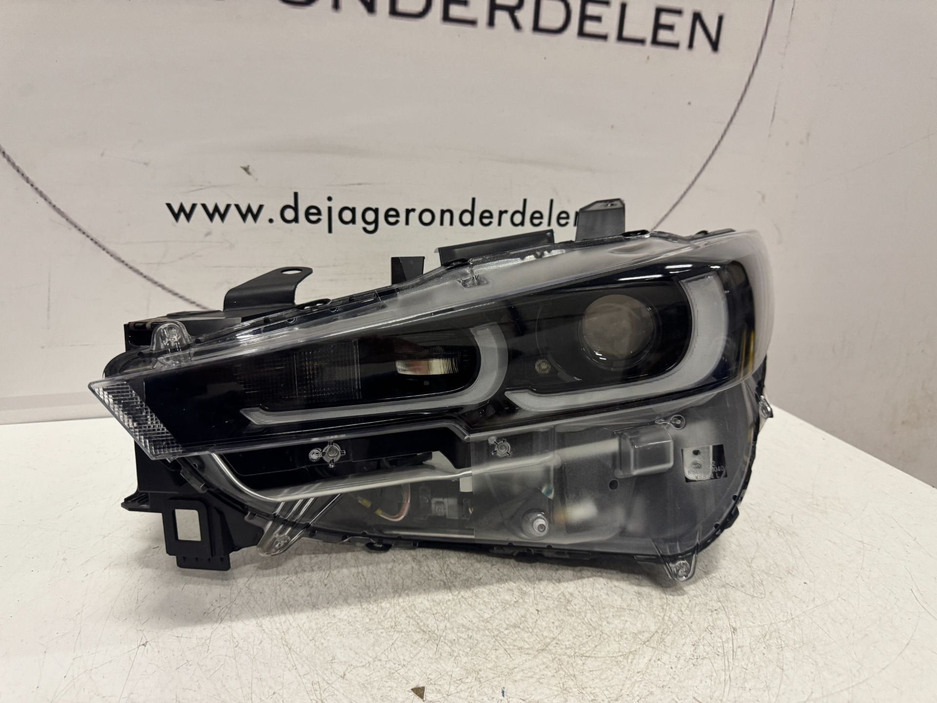 MAZDA CX5 CX 5 FACELIFT LED KOPLAMP LINKS KSD651040, Gebruikt, Shinchi, Fuchu-Cho 3-1
730-8670  Hiroshima, Mazda Motor Corporation