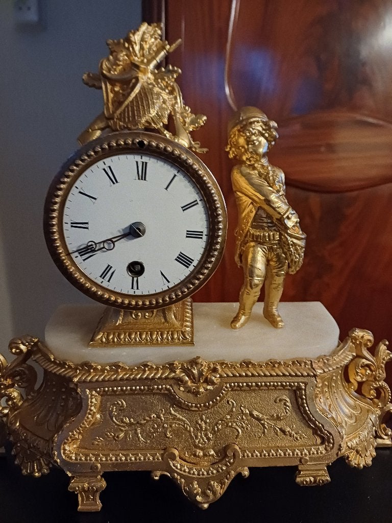 Antieke klok met leuke voorstelling, Ophalen