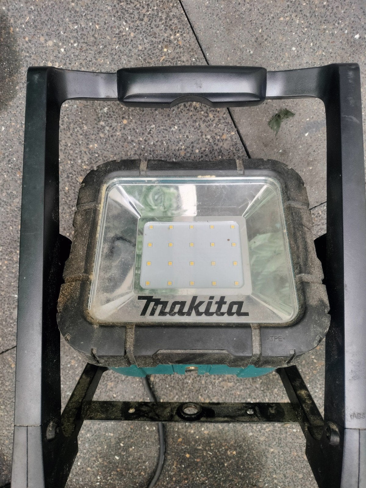 Makita DML805 LED Bouwlamp / Werklamp, Gebruikt, Minder dan 50 watt, Met statief, Ophalen of Verzenden