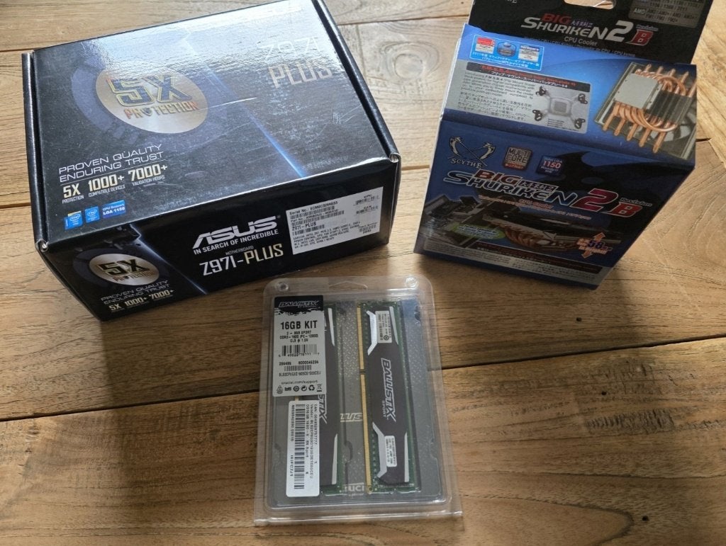 ASUS Z97I-PLUS ITX set + i7-4770 + 16GB RAM + Scythe koeler, Computers en Software, Moederborden, DDR3, Ophalen of Verzenden, Zo goed als nieuw